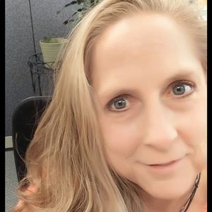 Meet your Posher, Sandy